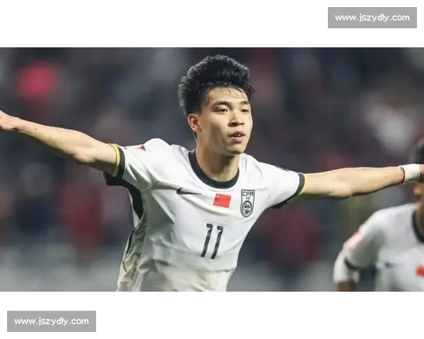 黄希扬点赞国足新星：王钰栋们的未来值得期待