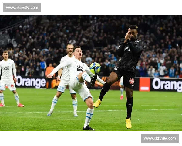 瓦朗谢纳主场迎战特鲁瓦焦点对决前瞻与胜负走势分析关键球员表现观察